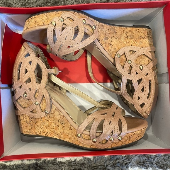 Adrienne Vittadini beige wedge sandals - Picture 7 of 9